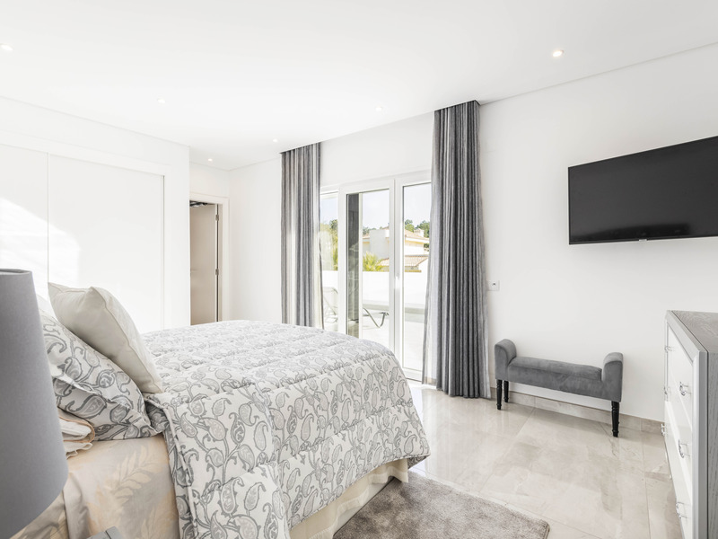 Modern 3 plus 1 Bedroom Villa