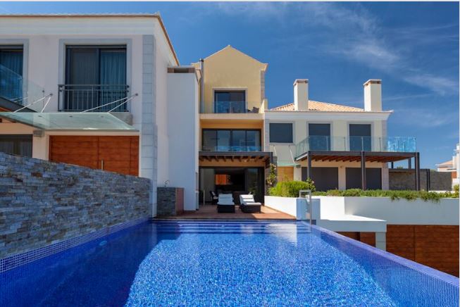 Modern 4 Bedroom Villa