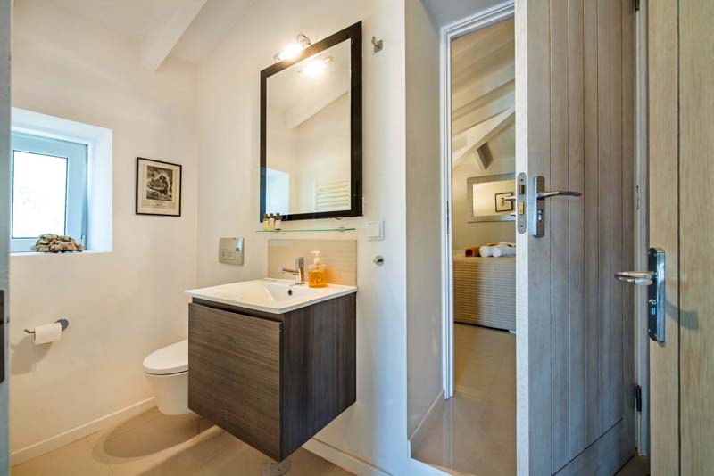 Modern 5 Bedroom Villa